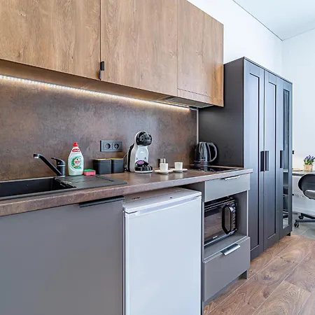 Uptown Nr 7 With Parking & Ac Apartment